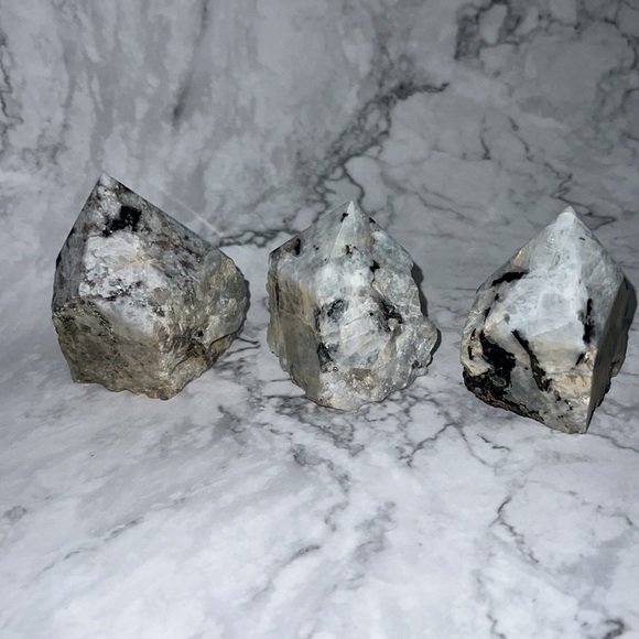 Rainbow Moonstone Crystal Point Top Set (1.10 lbs) - Picture 4 of 5